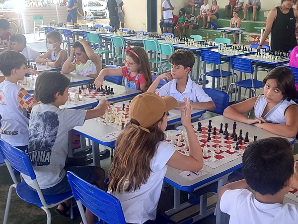 Alunos da rede municipal participam de Campeonato de Xadrez