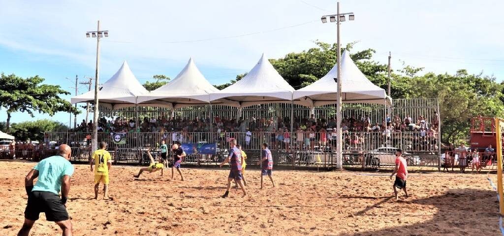 SESA - Meninas do futebol de salão da Sesa recebem medalhas e