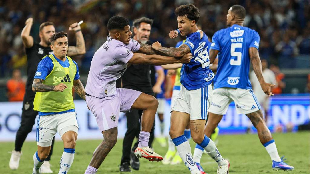 Atlético-MG x Cruzeiro teve 23 expulsões: saiba qual o recorde mundial