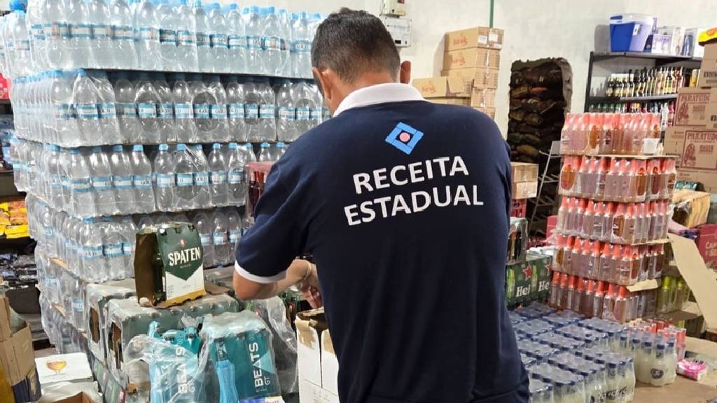Fiscalização apreende 118 mil bebidas e identifica irregularidades em empresas do setor na Serra