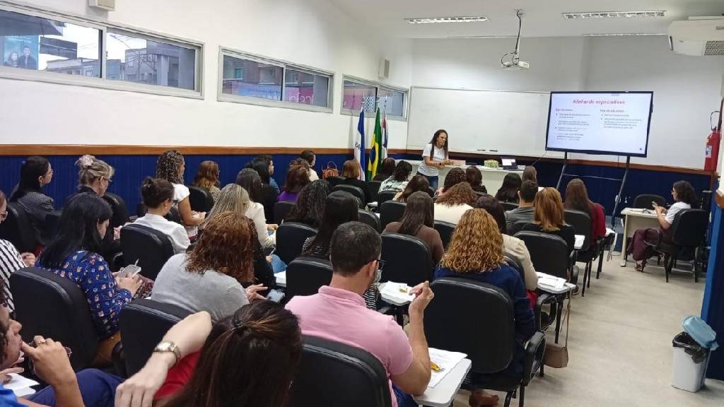 Educação finaliza trilha formativa presencial do curso sobre Inteligência Artificial do Google DeepMind e Raspberry Pi Foundation