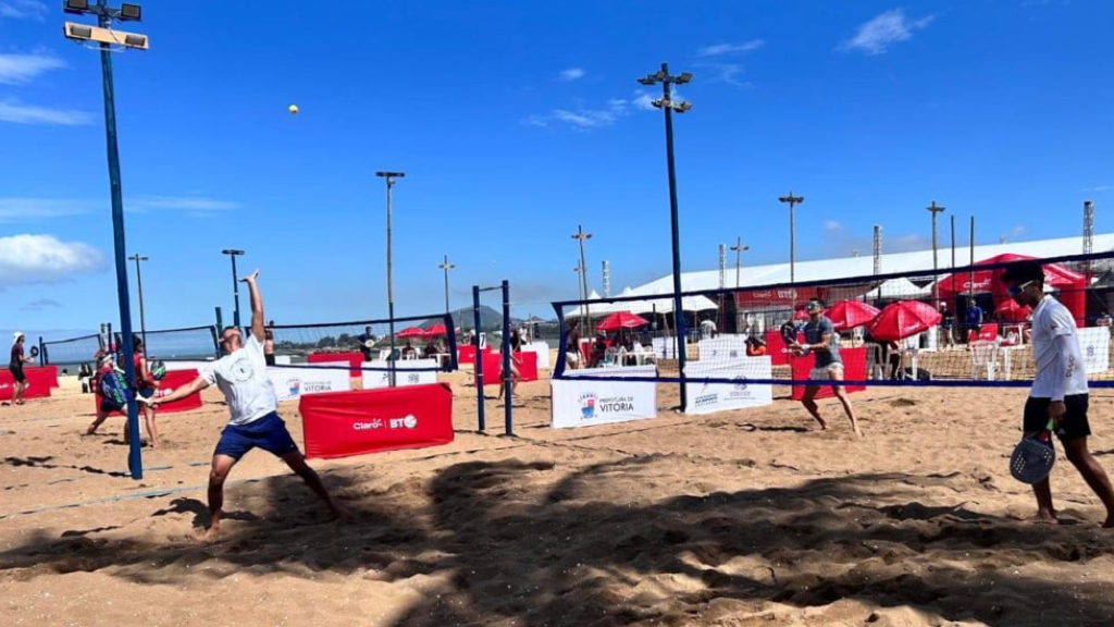 Vitória recebe terceira edição de torneio internacional de beach tennis