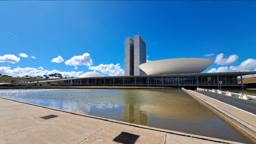 Congresso vota nesta semana fim da escala 6×1 e “taxa das blusinhas”