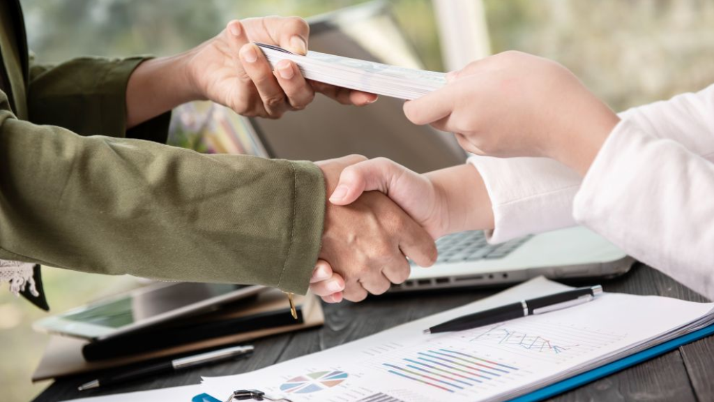 Seu carro está à venda? Veja 5 formas de facilitar a negociaçãosem ficar a pé