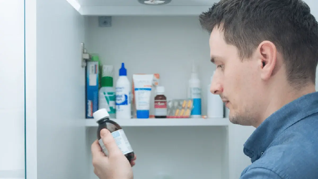 Calor pode comprometer medicamentos: veja cuidados e onde não os guardar